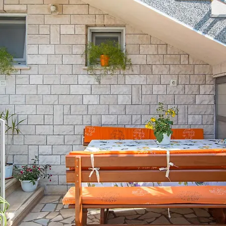 Oliva Apartman *