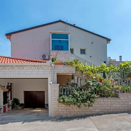 Oliva Apartman Pula